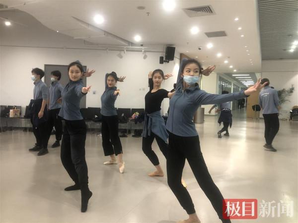 7個節目都有他們！52名中南民大學子驚豔亮相央視春晚