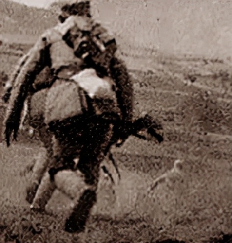 陝西87歲老兵登記,掏出特等記功書嚇壞政府人員,領導緊急求助中央