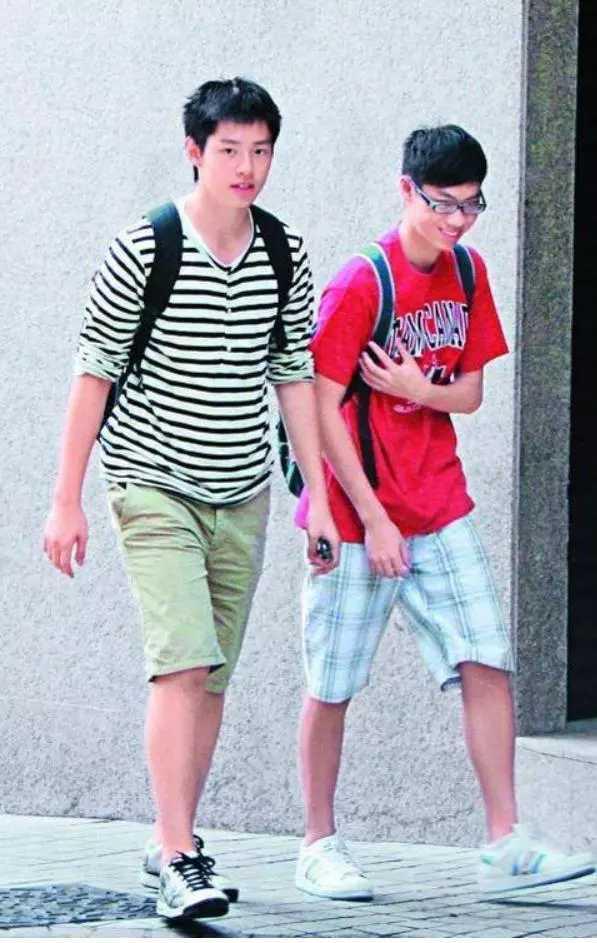 譚詠麟25歲兒子正面照:帥氣不輸明星,曾想進圈發展被父親一口回絕 譚詠麟25歲兒子正面照:帥氣不輸明星,曾想進圈發展被父親一口回絕