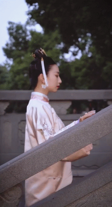 一人一生活·費青:她用短影片向世界彰顯極致的東方美 一人一生活·費青:她用短影片向世界彰顯極致的東方美