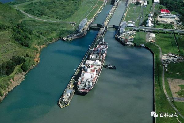 歷史上的今天10月10日，辛亥革命爆發，紅軍開始長征，雙十協定