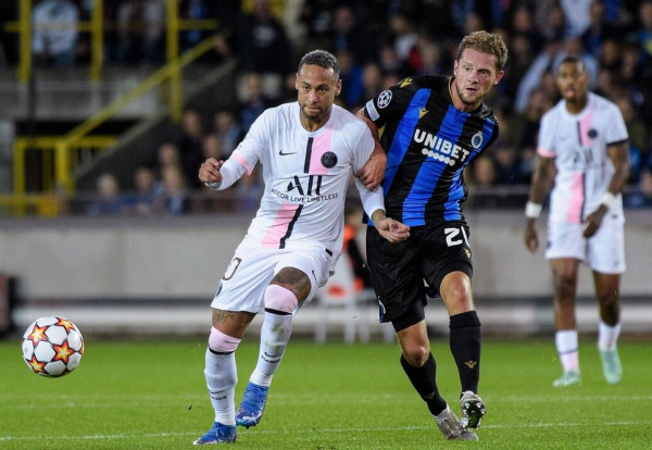 凌晨0點！梅西絕望，金球獎恐失之交臂！法甲拖累，C羅坐收漁利？