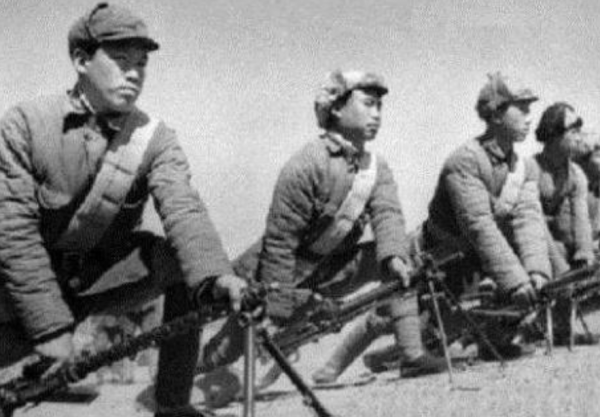 抗戰時我軍全都綁腿，為何後來不綁了？這是用命換來的教訓