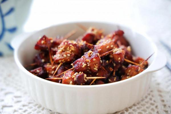 可以當零食吃的豬肉做法，焦香有嚼勁，不用油炸，健康又解饞