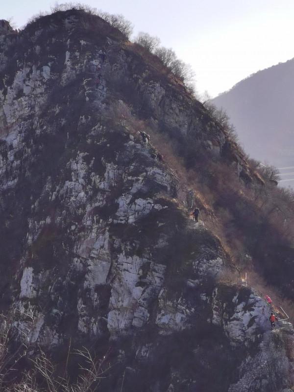 京西小華山—體驗險峻,尋古道,賞馬蹄窩,探溶洞 京西小華山—體驗險峻,尋古道,賞馬蹄窩,探溶洞