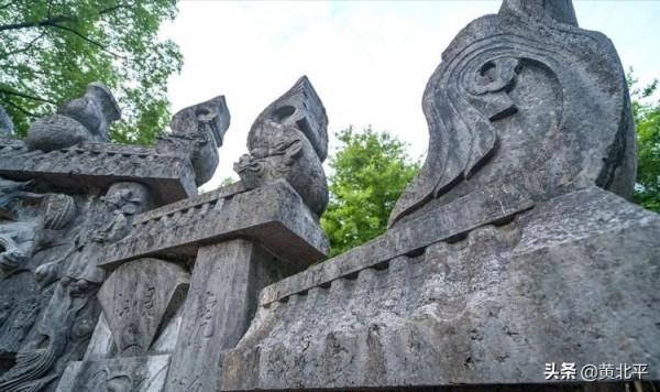 湖南永州東安縣唐元甫將軍墓，清朝官至水軍提督，獲贈朝廷黃馬褂