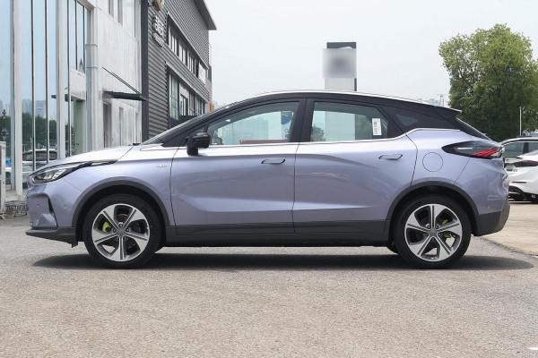 幾何C迎來中期改款，續航依舊550km，究竟帶來了哪些改變？