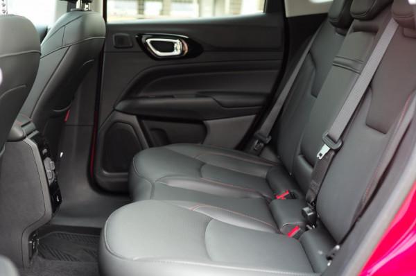 新款jeep指南者到底是不是20萬家用級SUV的“黑馬”? 新款jeep指南者到底是不是20萬家用級SUV的“黑馬”?