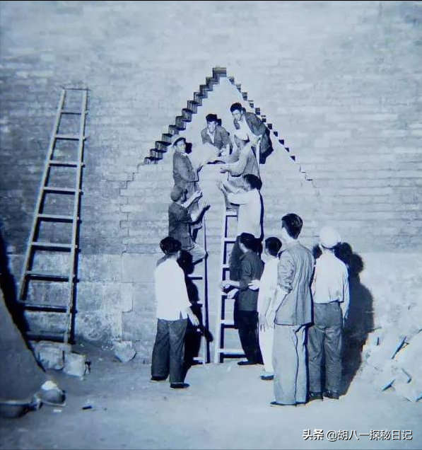 1957年,明朝皇帝定陵挖掘出400年前皇帝的純金帽子,工藝是迷 1957年,明朝皇帝定陵挖掘出400年前皇帝的純金帽子,工藝是迷