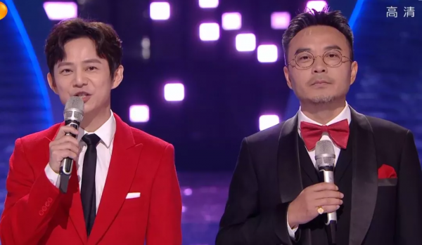 湖南臺新主持跨年亮相即翻車，找不到鏡頭不會接話，何炅都帶不動