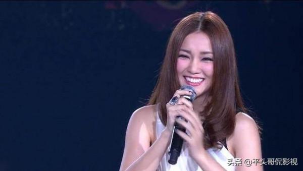 從當初“軟飯王”“廢材老公”，到古天樂去哪都帶著，他用了10年