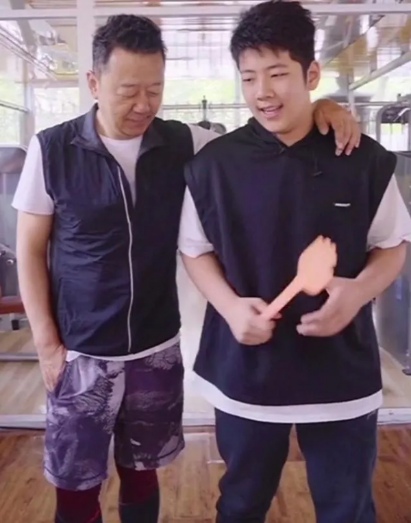 李湘離婚，吳尊曬《爸爸去哪兒》萌娃聚會，孩子們長大之後咋樣了