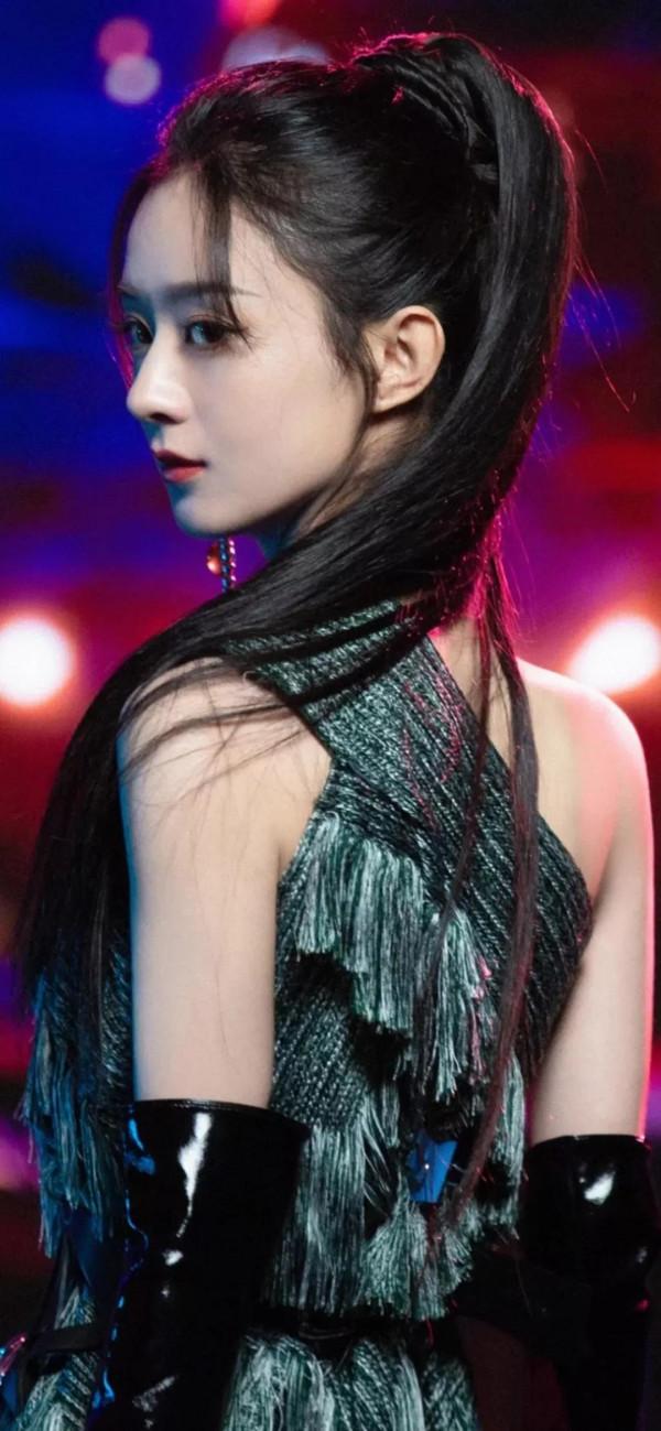 趙麗穎甜美全面屏桌布