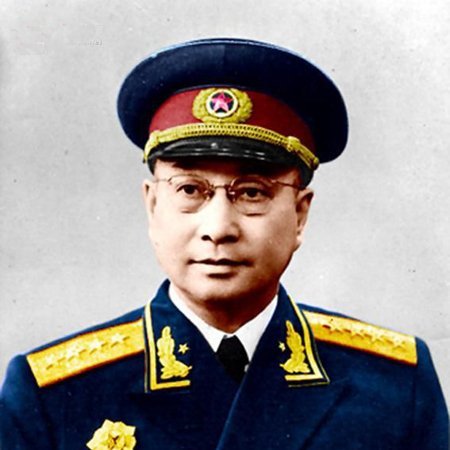 開國大將陳賡路子狂野，先搬空朱德蘋果，後藏毛主席煙