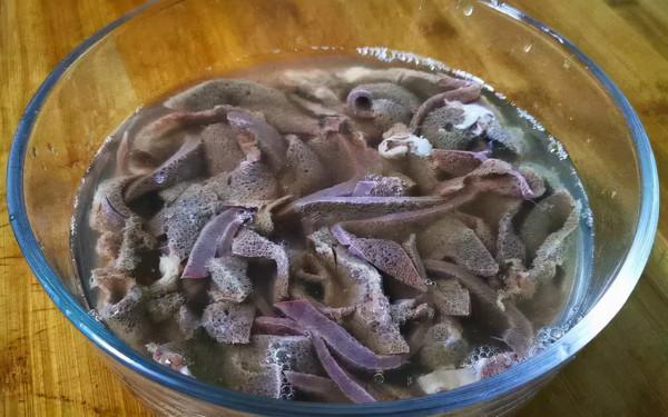 豬肝最忌用清水洗，等於吃毒素，教你正確做法，毒素自動跑出來