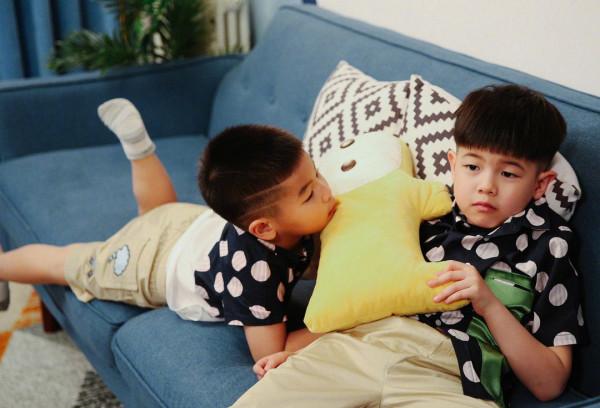 胡可高情商解決孩子情緒,普通父母也能複製 胡可高情商解決孩子情緒,普通父母也能複製