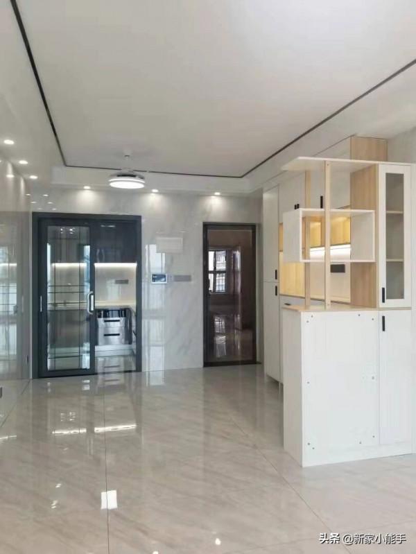 她家裝修一年，單單硬裝花了20萬，還沒佈置傢俱家電，先分享一下