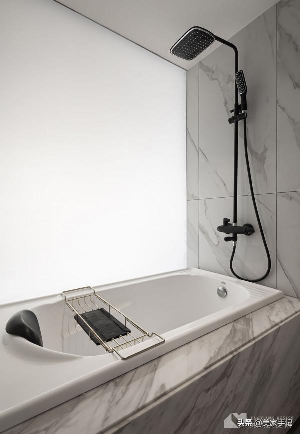 深圳夫妻136㎡的家，僅憑一個客廳就圈粉無數，不要電視牆太香了