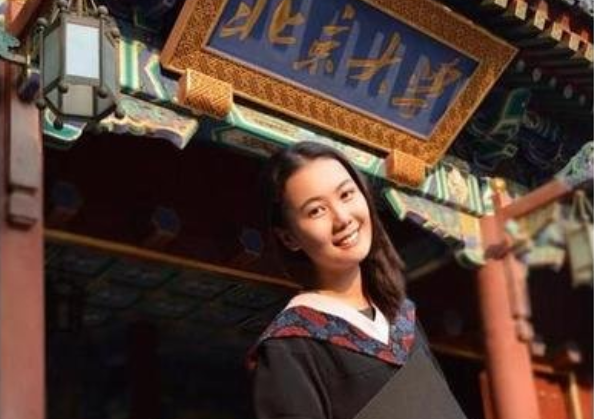北大“六代單傳”的專業，一人請假全院停課，畢業照學生自己拍