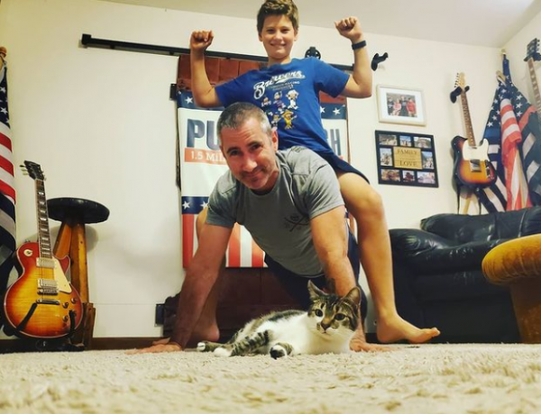 卡羅爾:每天做4000個俯臥撐,打破了365天做俯臥撐的世界紀錄 卡羅爾:每天做4000個俯臥撐,打破了365天做俯臥撐的世界紀錄