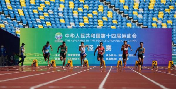 蘇炳添亮相百米大戰！小組第一晉級