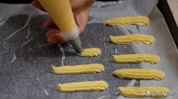 外國人最愛吃的小油條，我不用油炸的方法，吃起來外酥裡軟