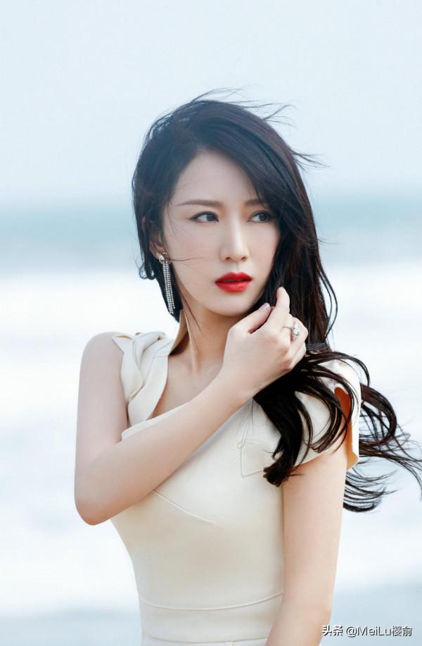 李念不僅漂亮還很時尚,氣質女神,風姿綽約 李念不僅漂亮還很時尚,氣質女神,風姿綽約