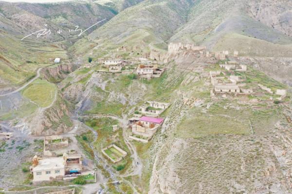 西藏昌都的重要遺址，曾經是進出西藏的咽喉要道，現在卻乏人問津