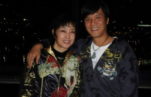 劉曉慶再扮武則天，深陷稅務風波東山再起，4任丈夫至今無子女