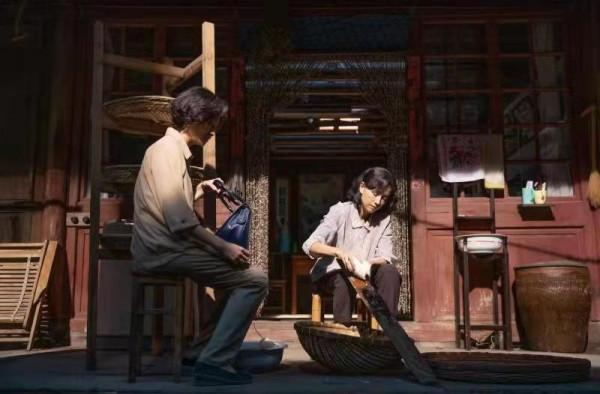 《您好母親大人》董潔尹昉相差6歲演母子，曲柵柵讓人又愛又恨