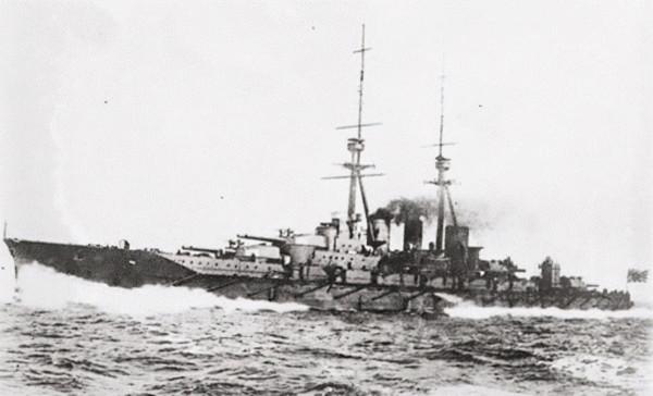 抗日戰爭中,日本軍艦被一個普通中國鉗工鑿沉,轟動上海灘 抗日戰爭中,日本軍艦被一個普通中國鉗工鑿沉,轟動上海灘