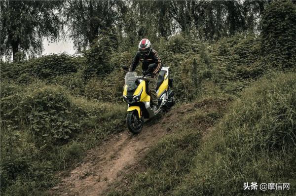 生活不止眼前的田野,還有遠方的風——大陽ADV150測評 生活不止眼前的田野,還有遠方的風——大陽ADV150測評