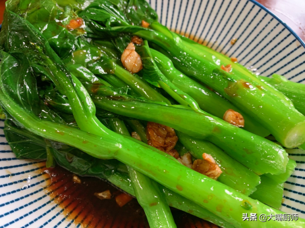 白灼菜心,不能直接用開水煮!老廣教你1招,翠綠脆爽,鮮美入味 白灼菜心,不能直接用開水煮!老廣教你1招,翠綠脆爽,鮮美入味