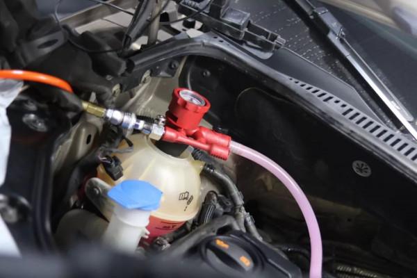 怪獸修車：翻新來自河南的大眾途安，全車異響抖動，積碳堆積如山