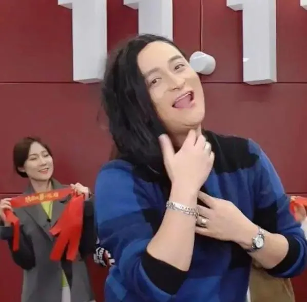 過氣選秀藝人的窘境:線上求工作,被資本拋棄,只剩尷尬與心酸 過氣選秀藝人的窘境:線上求工作,被資本拋棄,只剩尷尬與心酸