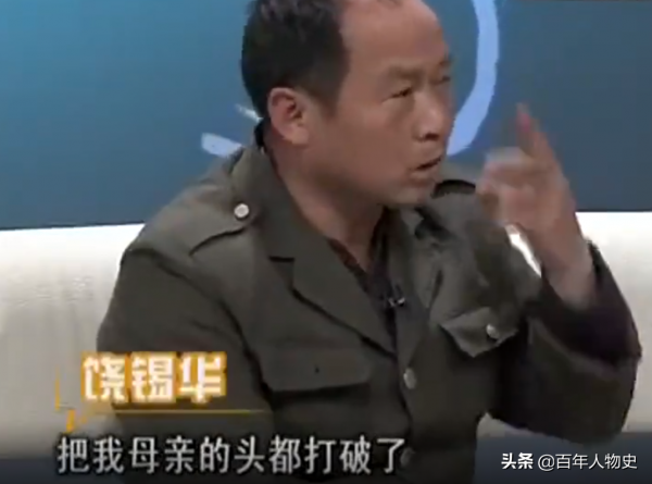 女孩苦尋初戀墳墓，意外發現他“復活”鐵籠中，爸爸：5年前關的