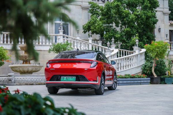 真實試駕極狐阿爾法S：底盤超穩，智慧輔助駕駛系統有點意思！