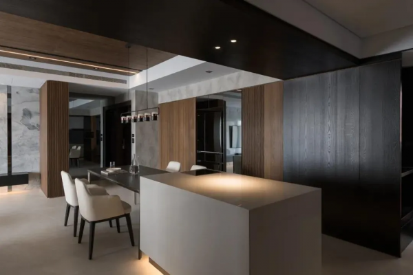 好宅HOUZE | 大面積木飾面的運用，打造出穩重端莊的質感