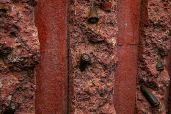 山東沂蒙的這座紀念館很震撼,牆上嵌有194700顆子彈殼,令人敬畏 山東沂蒙的這座紀念館很震撼,牆上嵌有194700顆子彈殼,令人敬畏