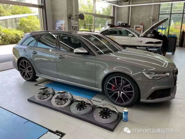 改裝案例 | 奧迪RS6升級前十後四陶瓷剎車套裝 改裝案例 | 奧迪RS6升級前十後四陶瓷剎車套裝