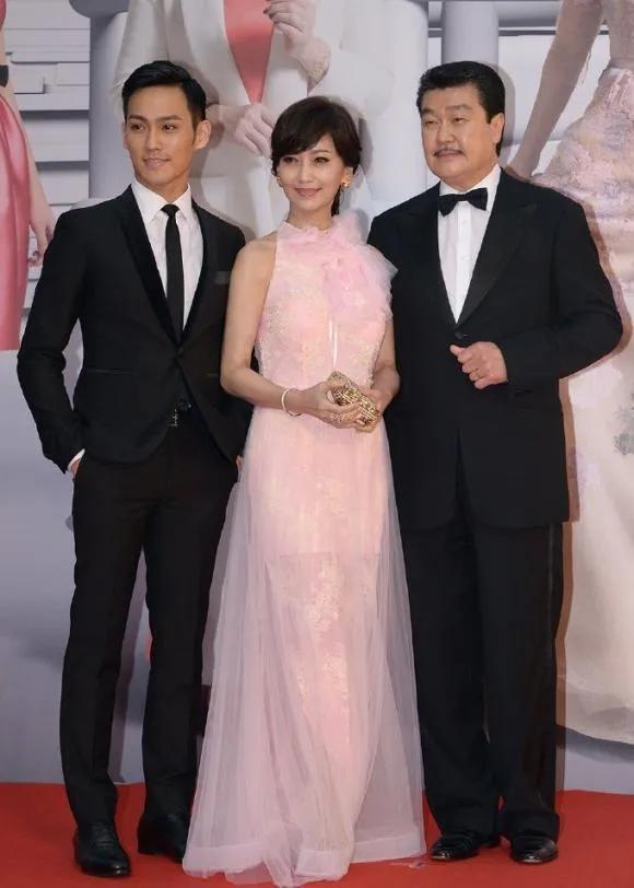 雖然她是“港姐”第四，雖然她已經年過60，女神，我只認趙雅芝