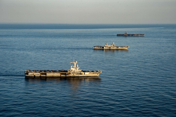 戰雲密佈！北約三航母陳兵地中海，俄海軍三大艦隊齊聚嚴陣以對