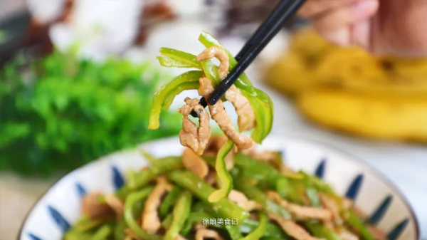 青椒炒肉絲最下飯的做法,肉絲滑嫩青椒爽口,關鍵技巧全在這裡 青椒炒肉絲最下飯的做法,肉絲滑嫩青椒爽口,關鍵技巧全在這裡