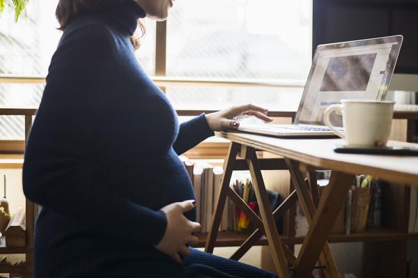 懷孕後,如果是這幾種情況就不要繼續工作了,孕媽別任性不聽勸 懷孕後,如果是這幾種情況就不要繼續工作了,孕媽別任性不聽勸