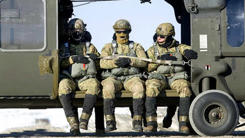 1951年彭德懷不顧警衛勸阻,強闖毛主席臥室:“我有急事彙報!” 1951年彭德懷不顧警衛勸阻,強闖毛主席臥室:“我有急事彙報!”