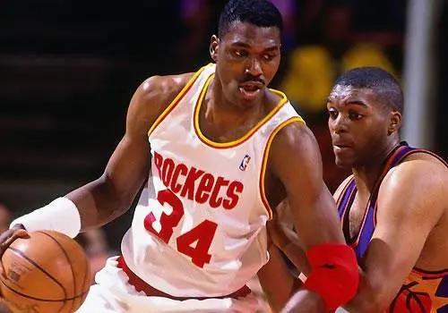 老詹加入騎士第一年多贏了18場，喬丹11場，KD為負數，鄧肯誇張