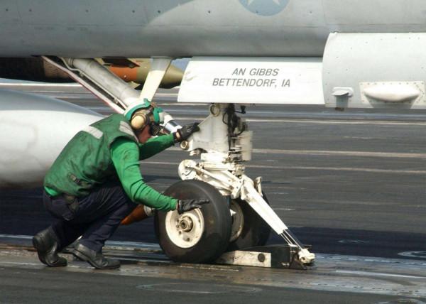 未來可在陸地上設定電磁彈射器彈射6代機的，全球只有一家