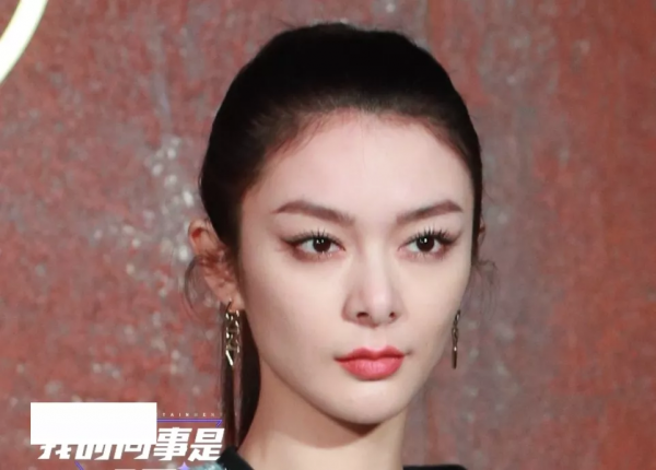 LV大秀紅毯來了!熱巴暴露髮際線,周冬雨瘦過頭,劉亦菲狀態絕佳 LV大秀紅毯來了!熱巴暴露髮際線,周冬雨瘦過頭,劉亦菲狀態絕佳