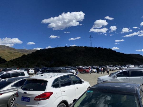 國慶長假第一天,道孚墨石公園迎來開門紅 國慶長假第一天,道孚墨石公園迎來開門紅