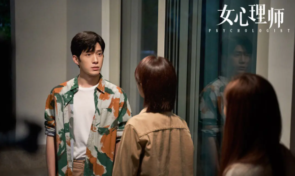 相比楊紫新劇評分兩極分化嚴重，羅雲熙新劇卻撲得無聲無息